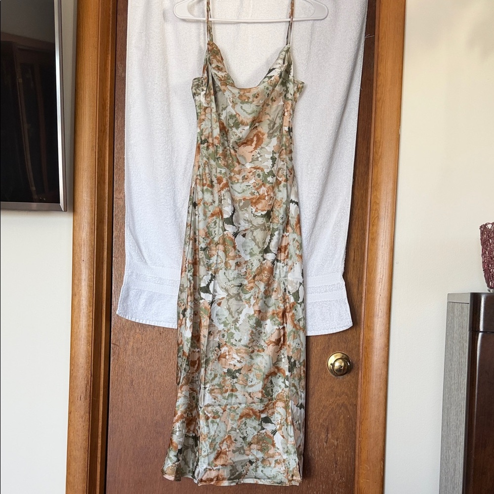 Elegant Floral Midi Dress